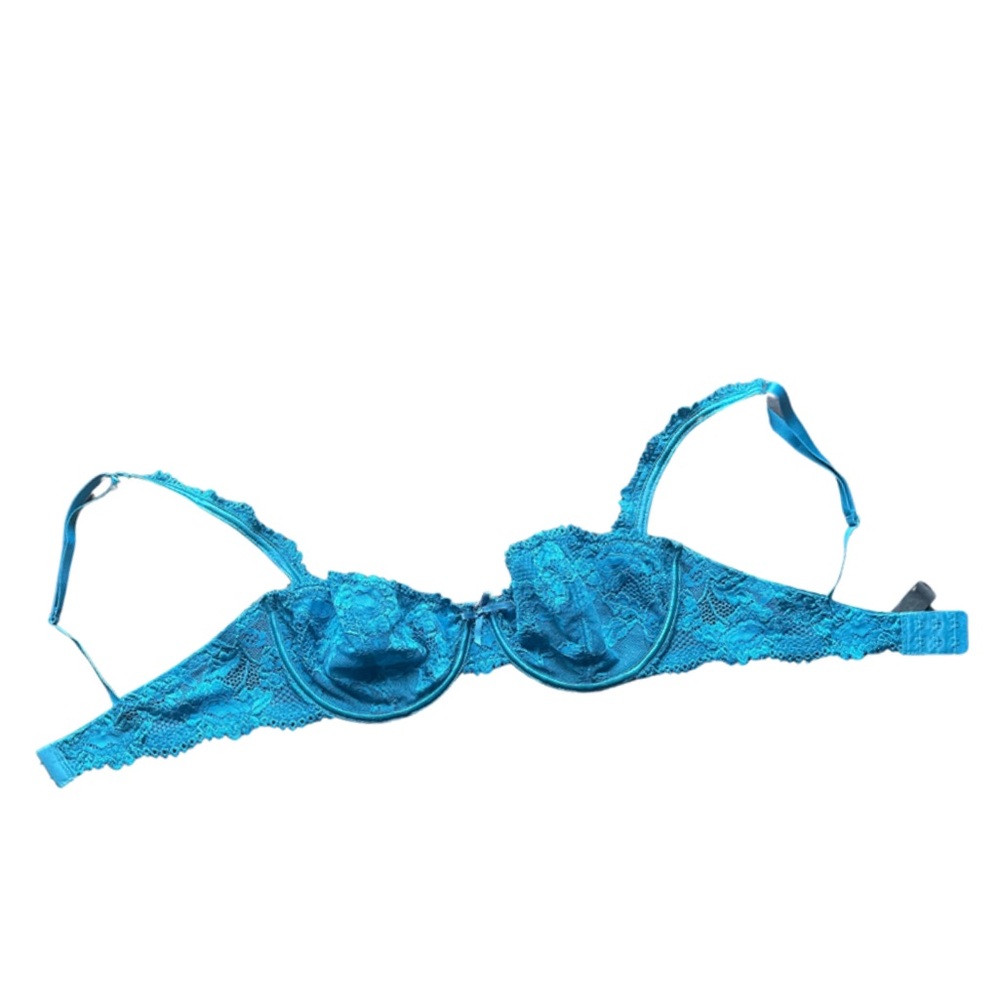 Vintage Elegant Teal Lace Bra from Marilyn Monroe Intimates in a size 34D